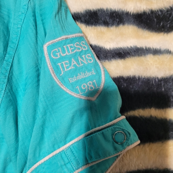 Guess casual button up shirt - Picture 3 of 4